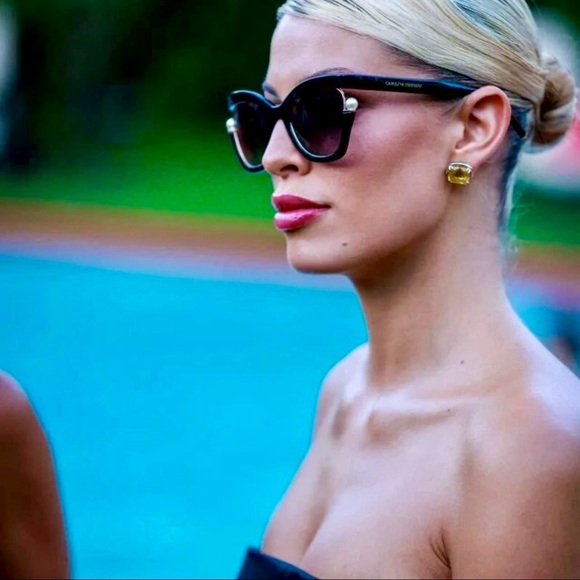 CAROLINA HERRERA PEARL SUNGLASSES - Picture 7 of 7